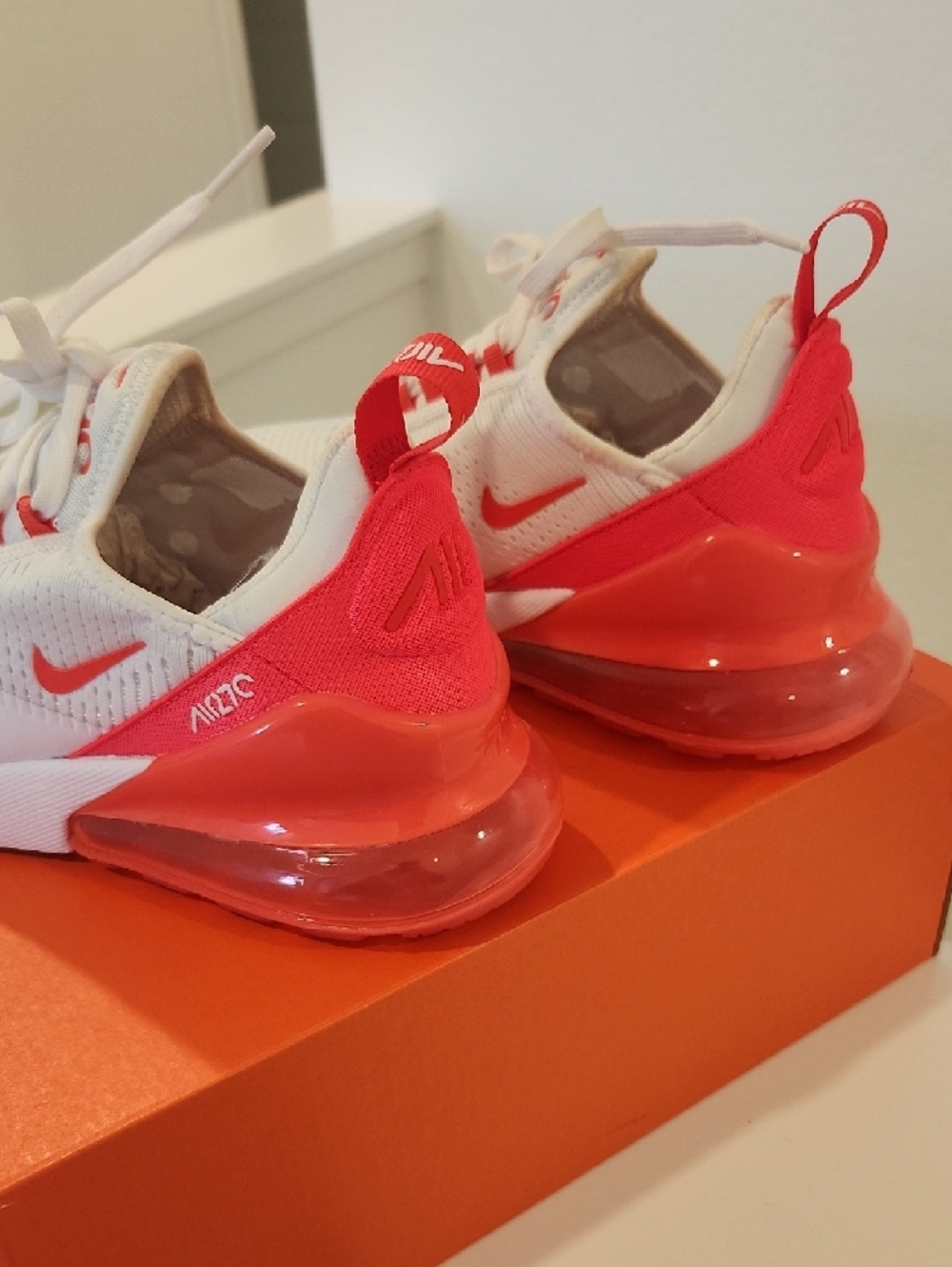Nike Womens Air Max 270 - White and Peach - Picture 5 of 6